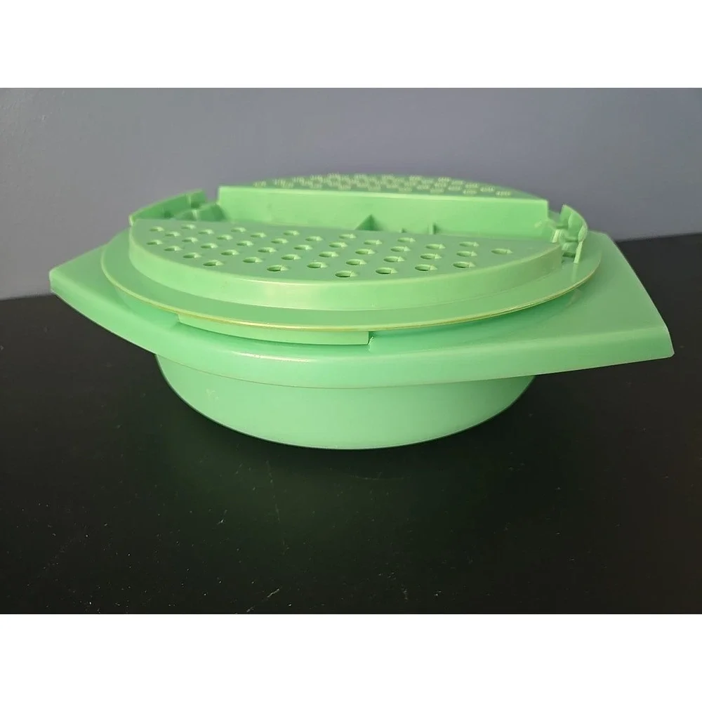 Vintage Tupperware Jadite Green Lettuce/Cheese Grater  w/ bowl‎